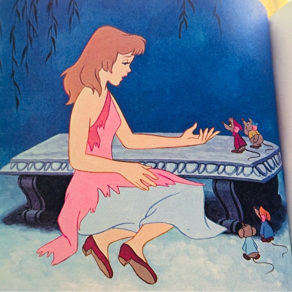 Walt Disney’s Cinderella Hardcover Picture Book - Picture 6 of 13
